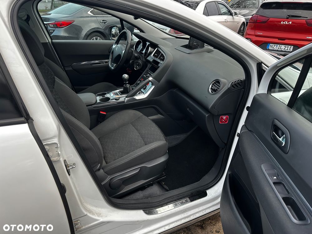 Peugeot 3008 1.6 BlueHDi Style S&S - 19