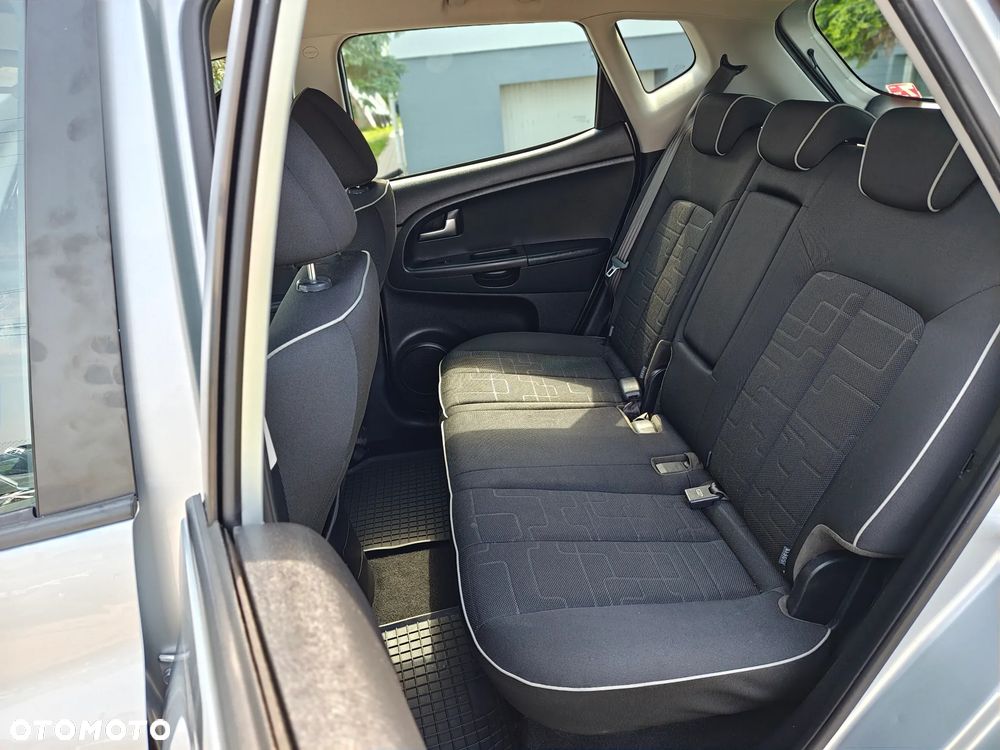 Kia Venga 1.6 CVVT Mind - 19