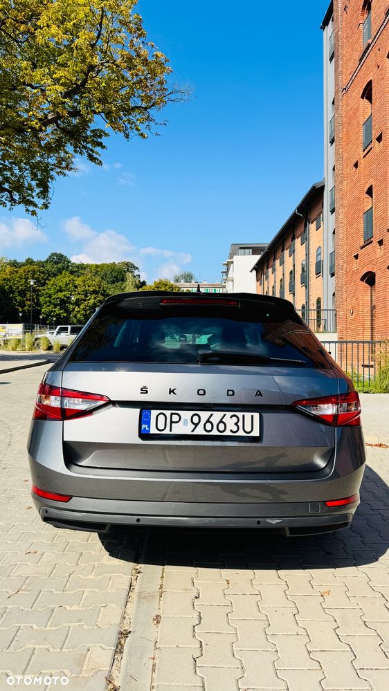 Skoda Superb 2.0 TDI SCR Style DSG - 5