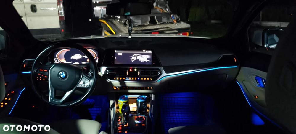 BMW Seria 3 330i - 22