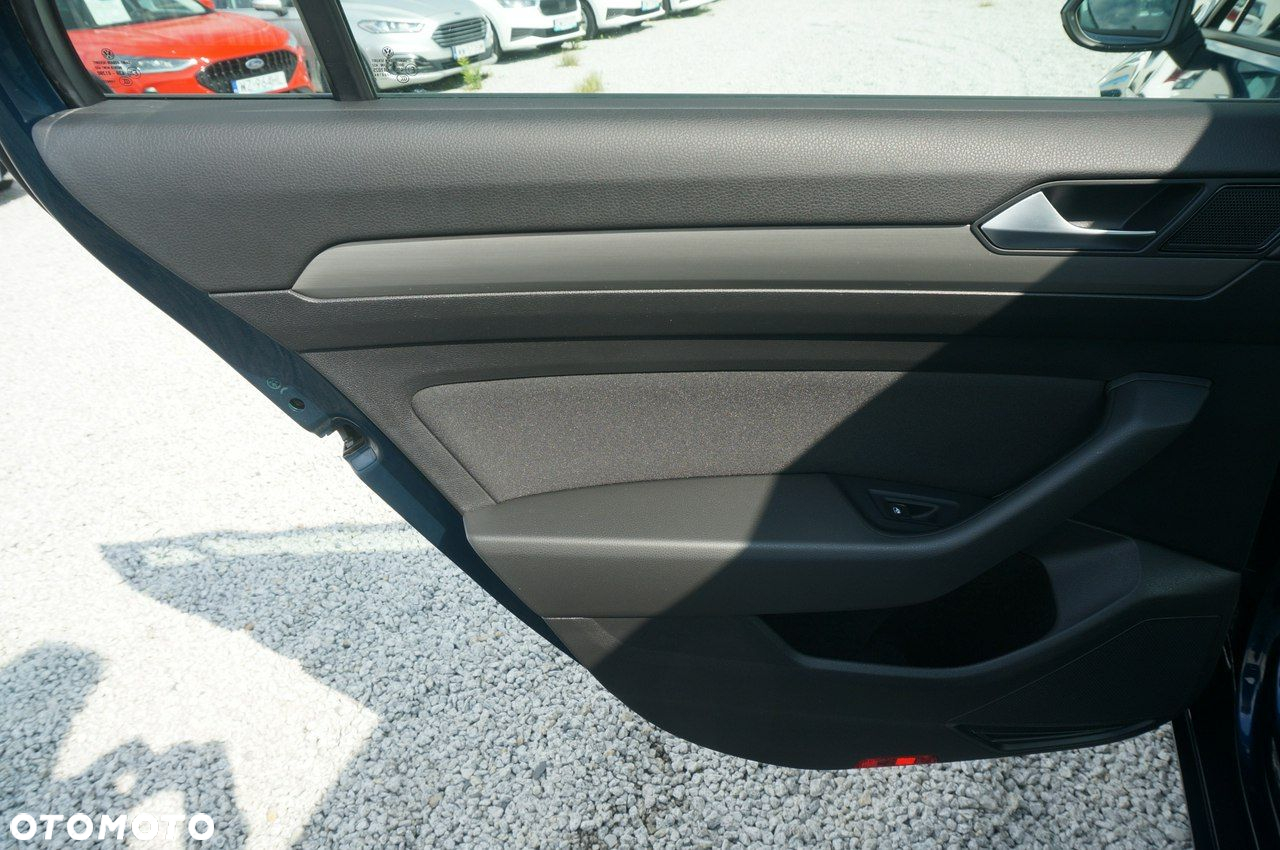 Volkswagen Passat 2.0 TDI EVO Essence - 23