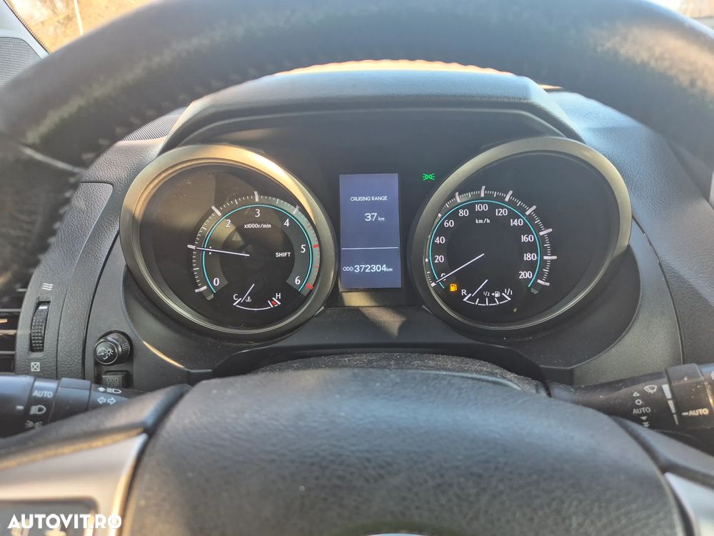 Toyota Land Cruiser 3.0l Turbo D-4D Luxury - 6