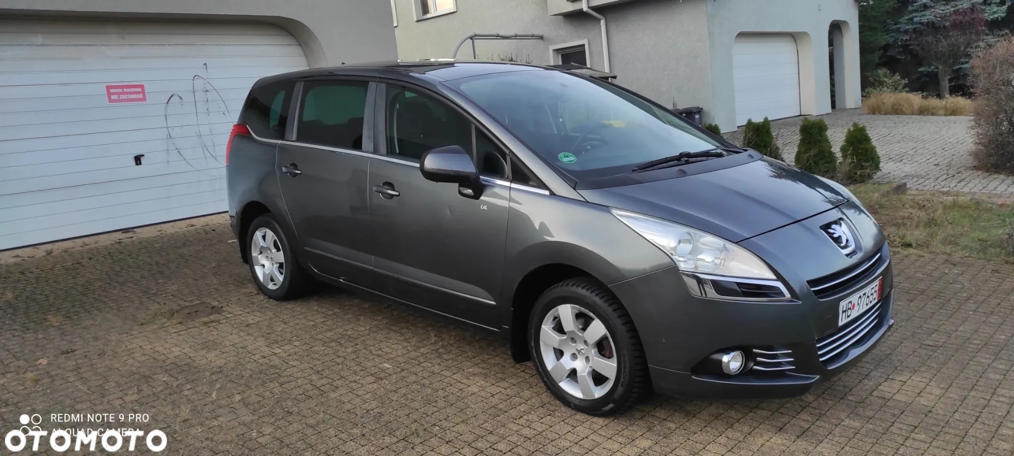 Peugeot 5008 HDI FAP 110 EGS6 Premium - 24