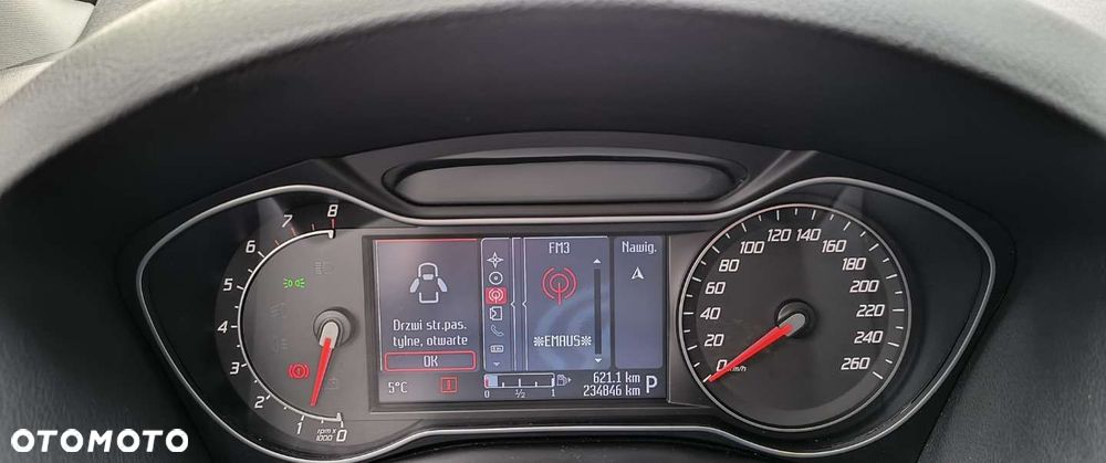 Ford Mondeo SW 2.0 EcoBoost Titanium - 30