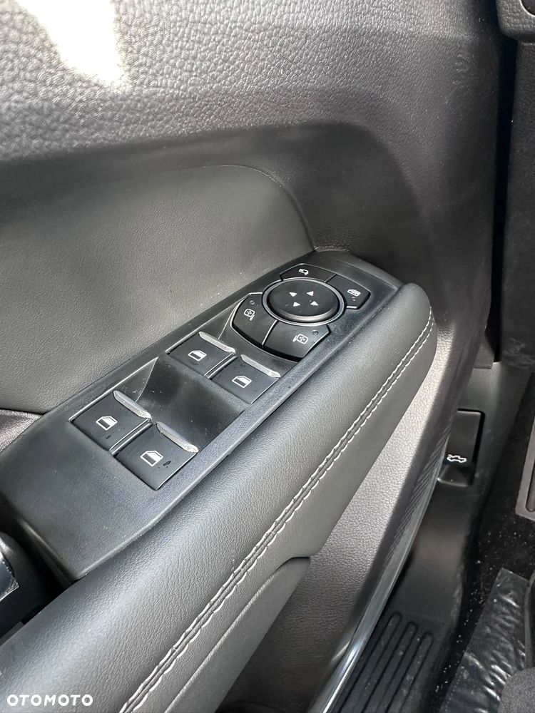 Volkswagen Amarok - 11
