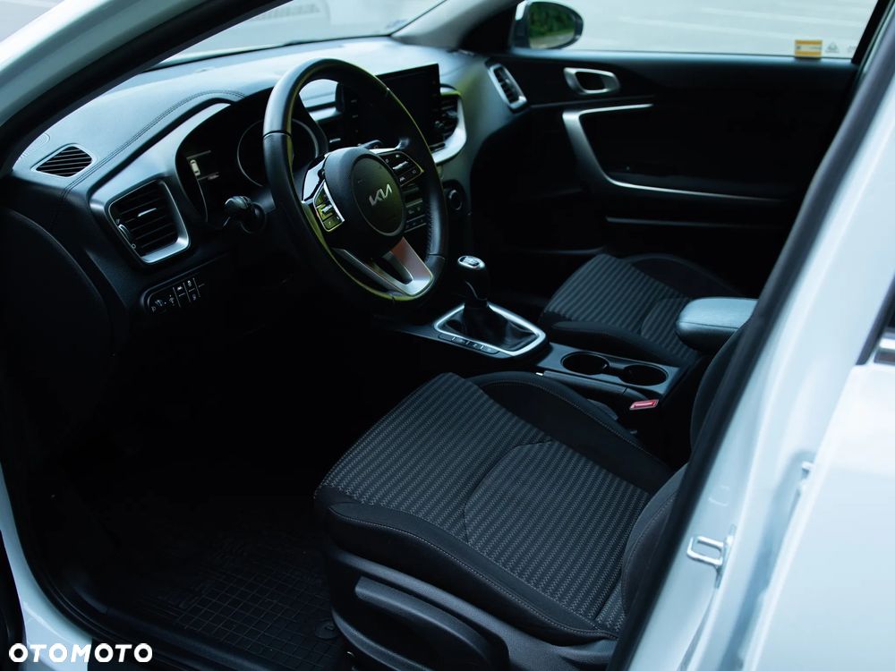 Kia Ceed 1.5 T-GDI M - 24