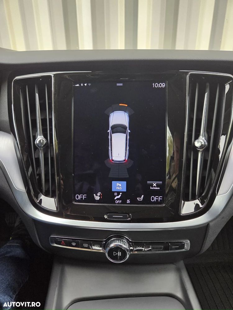 Volvo V60 B4 MHEV AT8 FWD Momentum Pro - 26