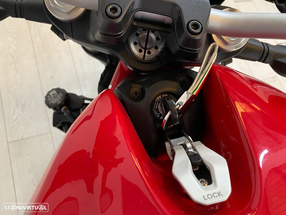 Ducati Monster 821 - 13