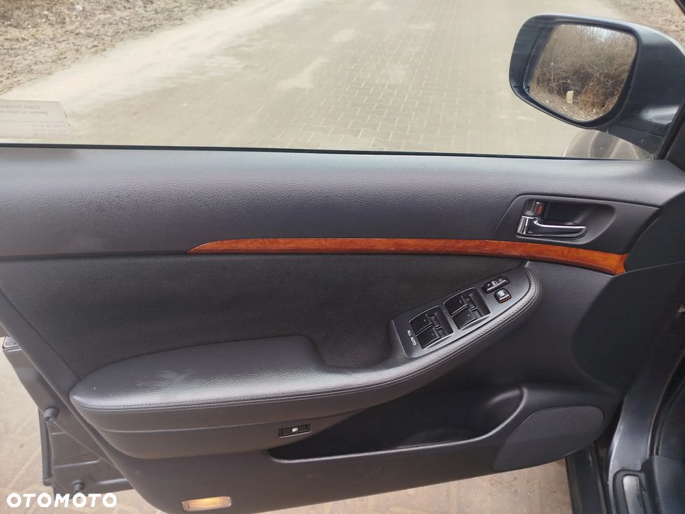 Toyota Avensis 2.2 D-4D Prestige - 16