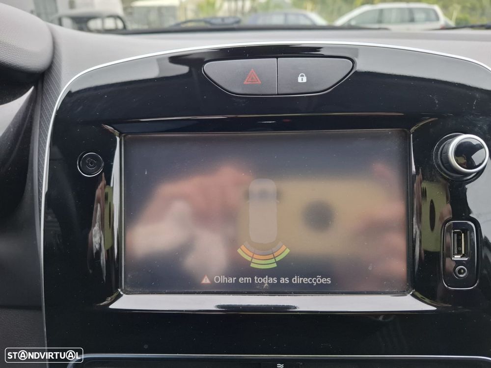 Renault Clio Sport Tourer 0.9 TCe GT Line - 33