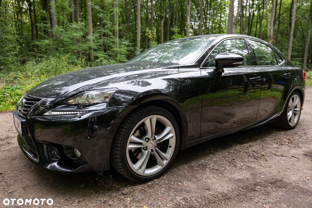 Lexus IS 300h Business - 16