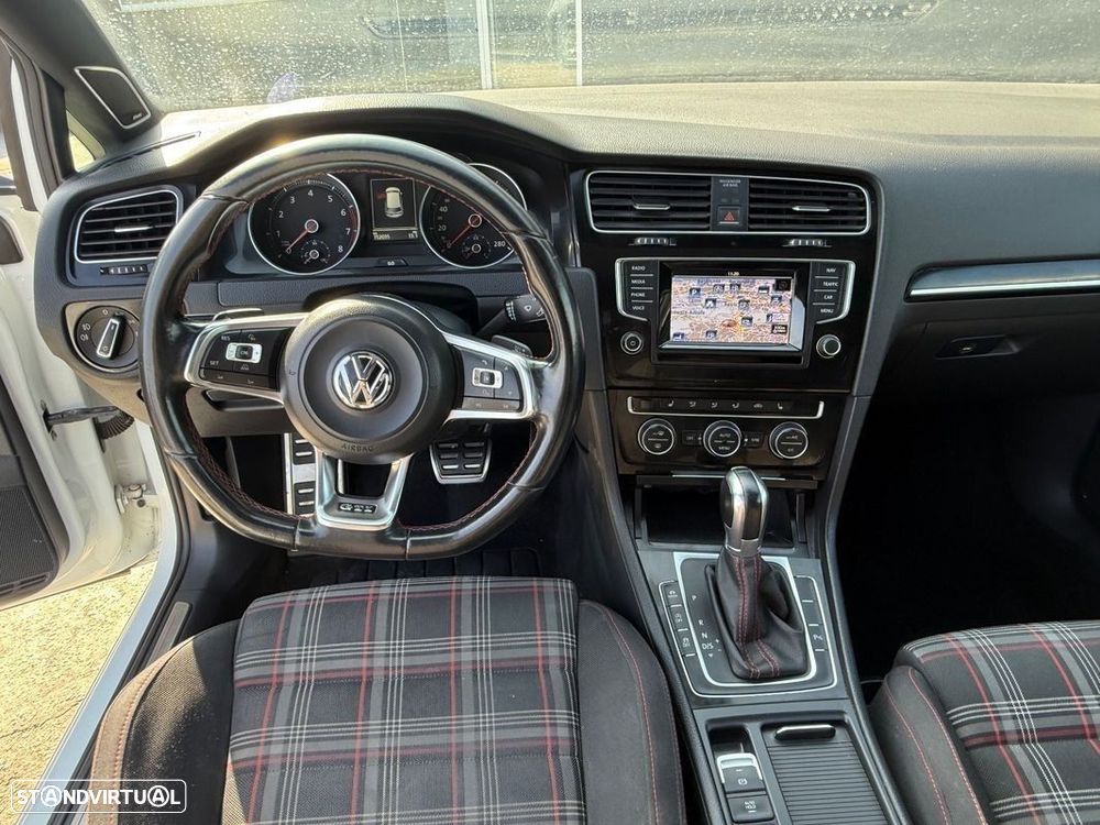 VW Golf 2.0 TSi GTi DSG Performance - 24