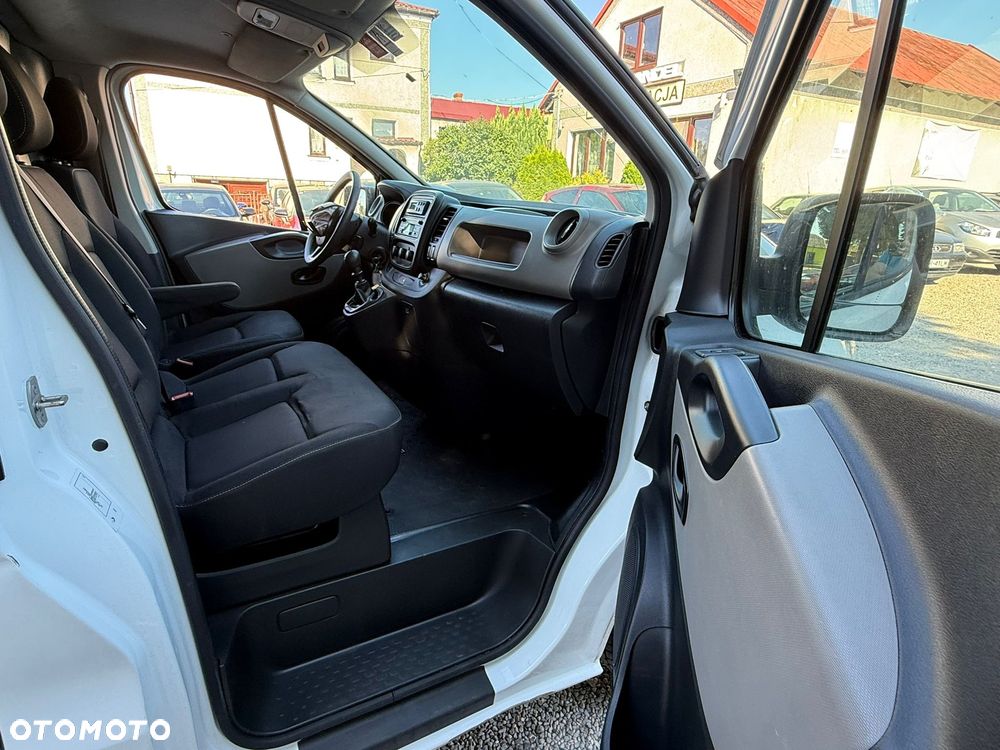 Renault Trafic - 16
