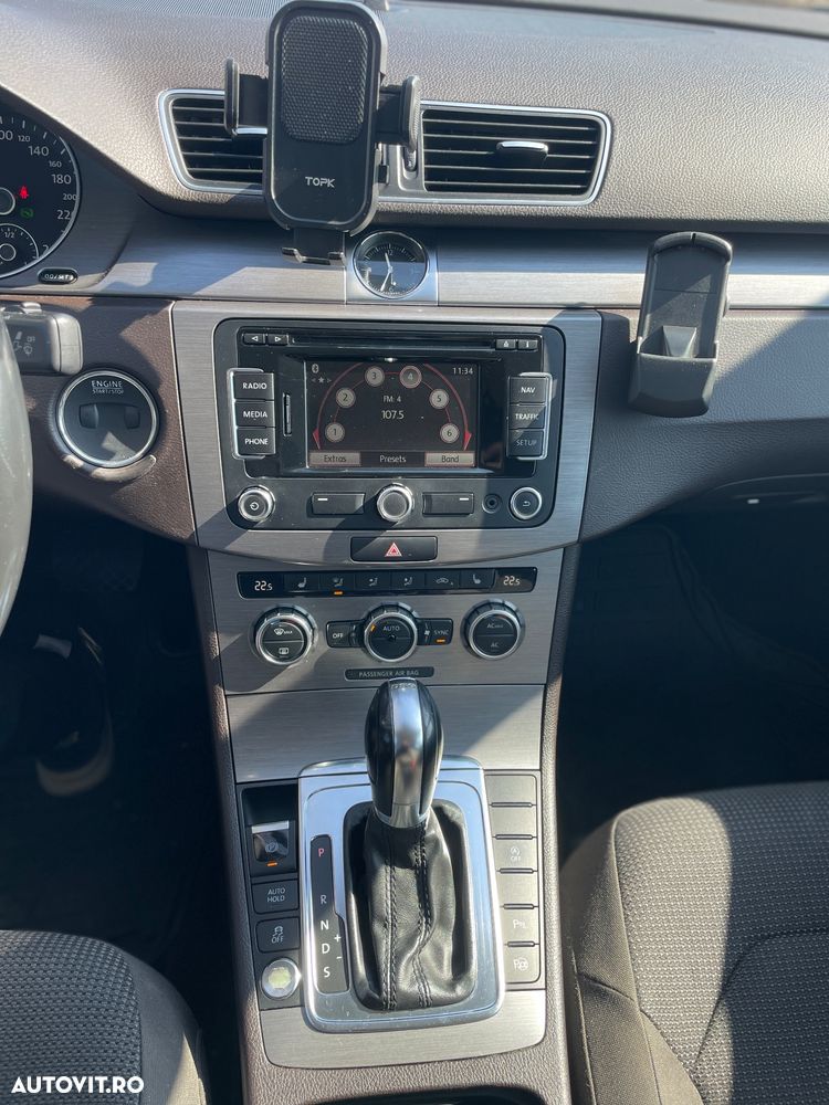 Volkswagen Passat 2.0 TDI Blue TDI DSG Comfortline - 11