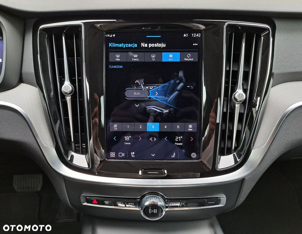 Volvo V60 Cross Country - 21