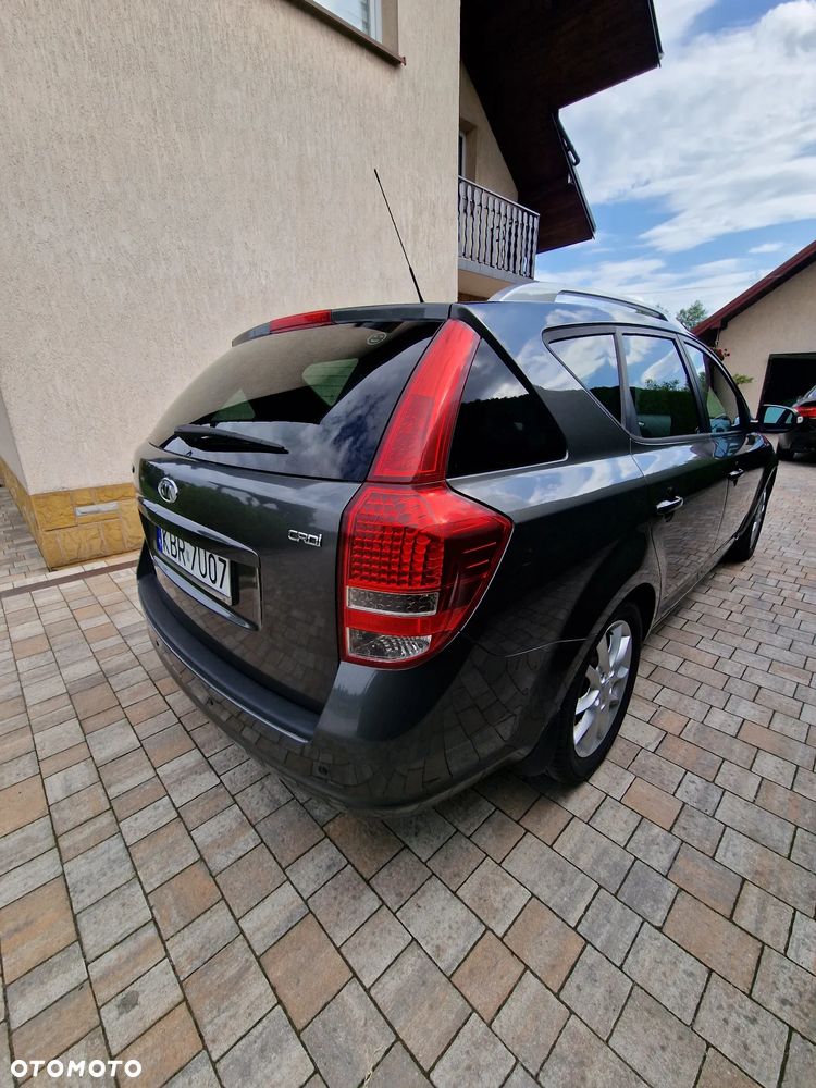 Kia Ceed 2.0 crdi Optimum + - 4