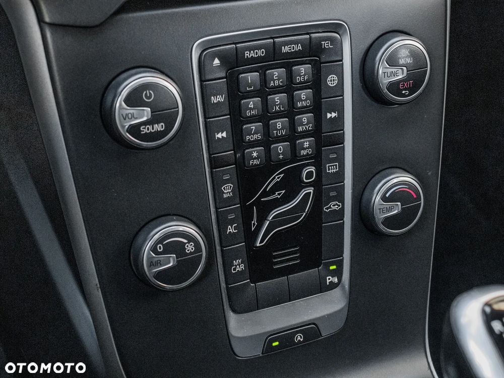 Volvo V40 Cross Country D2 Momentum - 23