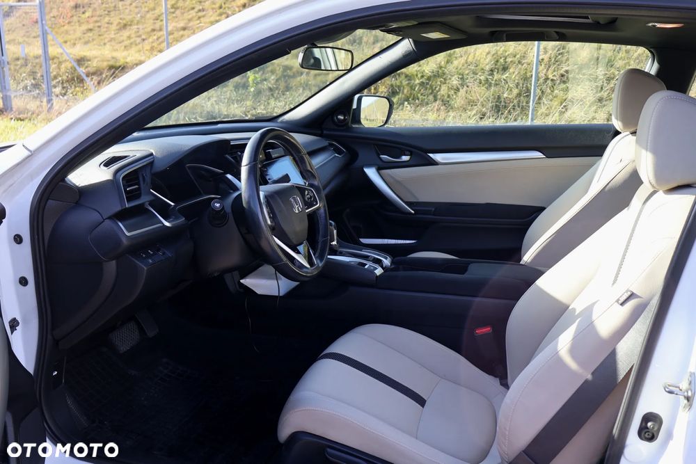 Honda Civic 1.5 i-VTEC Turbo CVT Elegance - 14