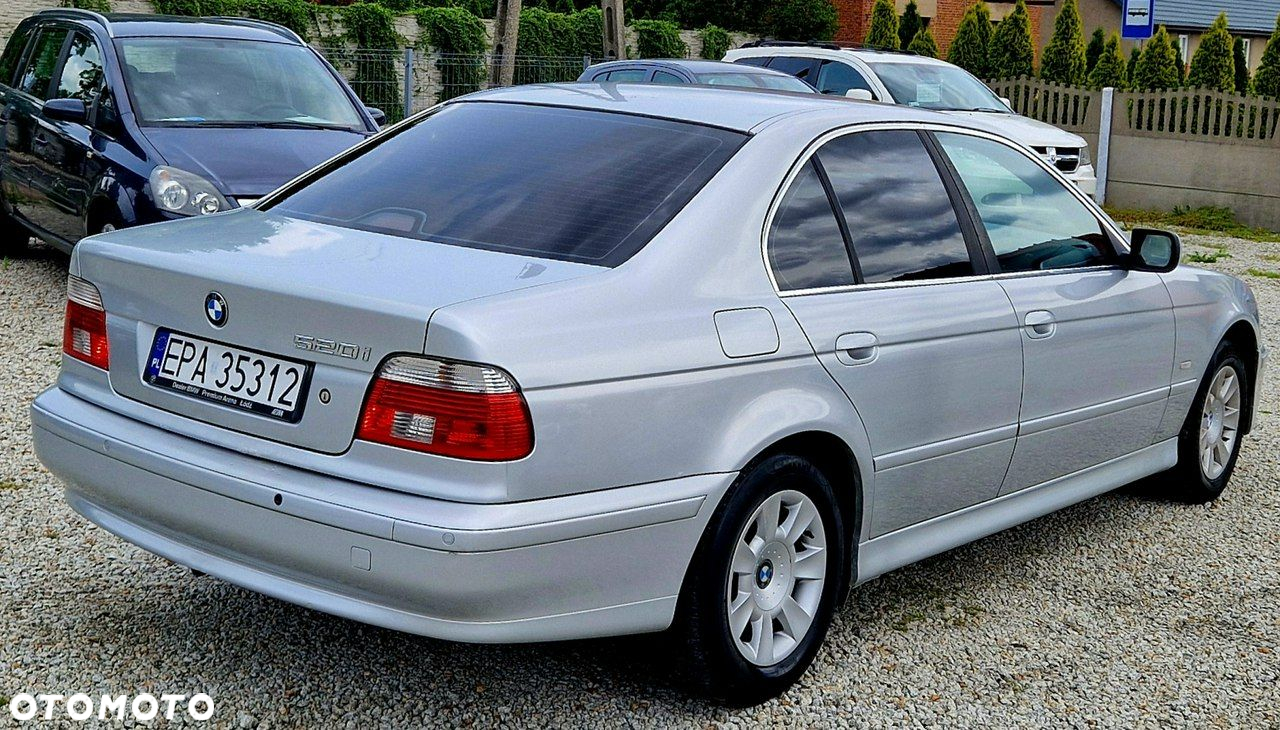 BMW Seria 5 520i - 11