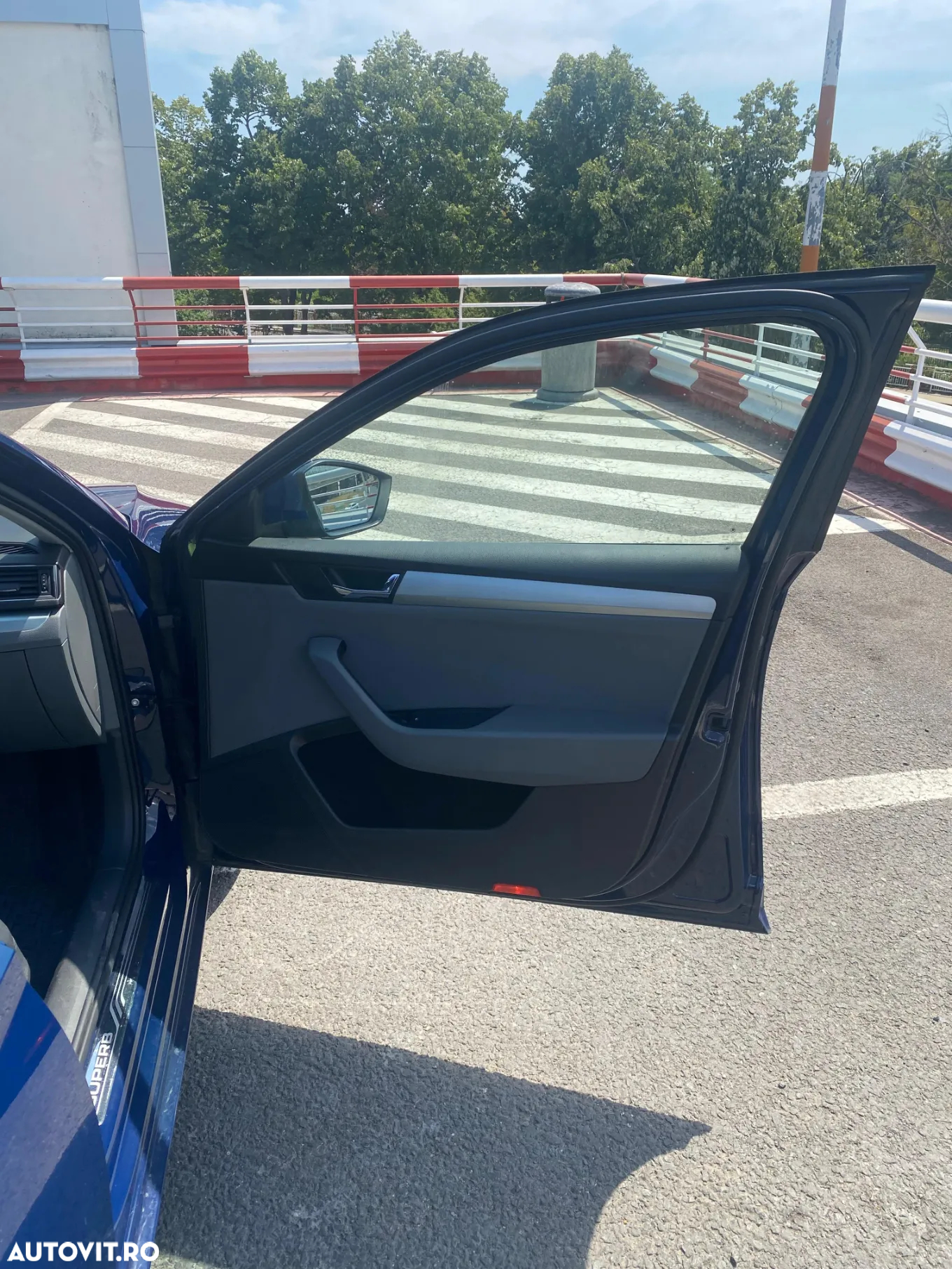 Skoda Superb 2.0 TDI DSG Style - 8