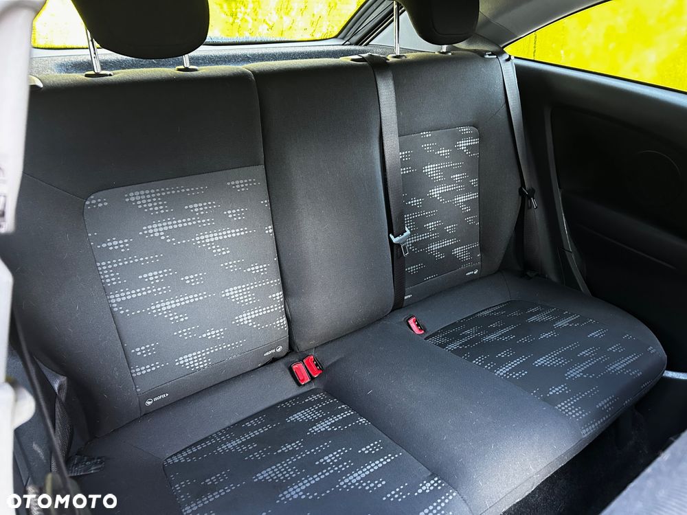 Opel Corsa 1.4 16V Active - 10