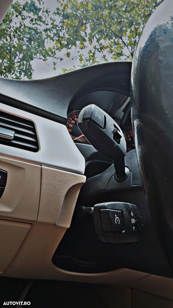BMW Seria 3 325i - 8
