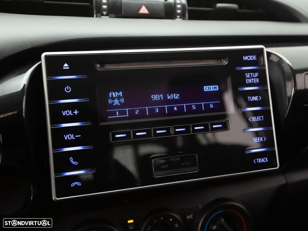 Toyota Hilux 2.4 D-4D 4WD DOUBLE CAB c/IVA - 21