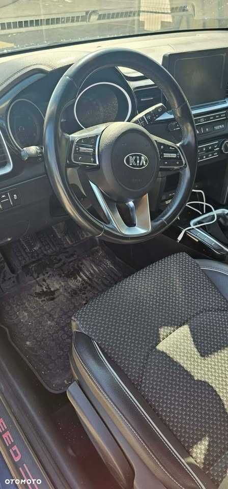 Kia Ceed - 7