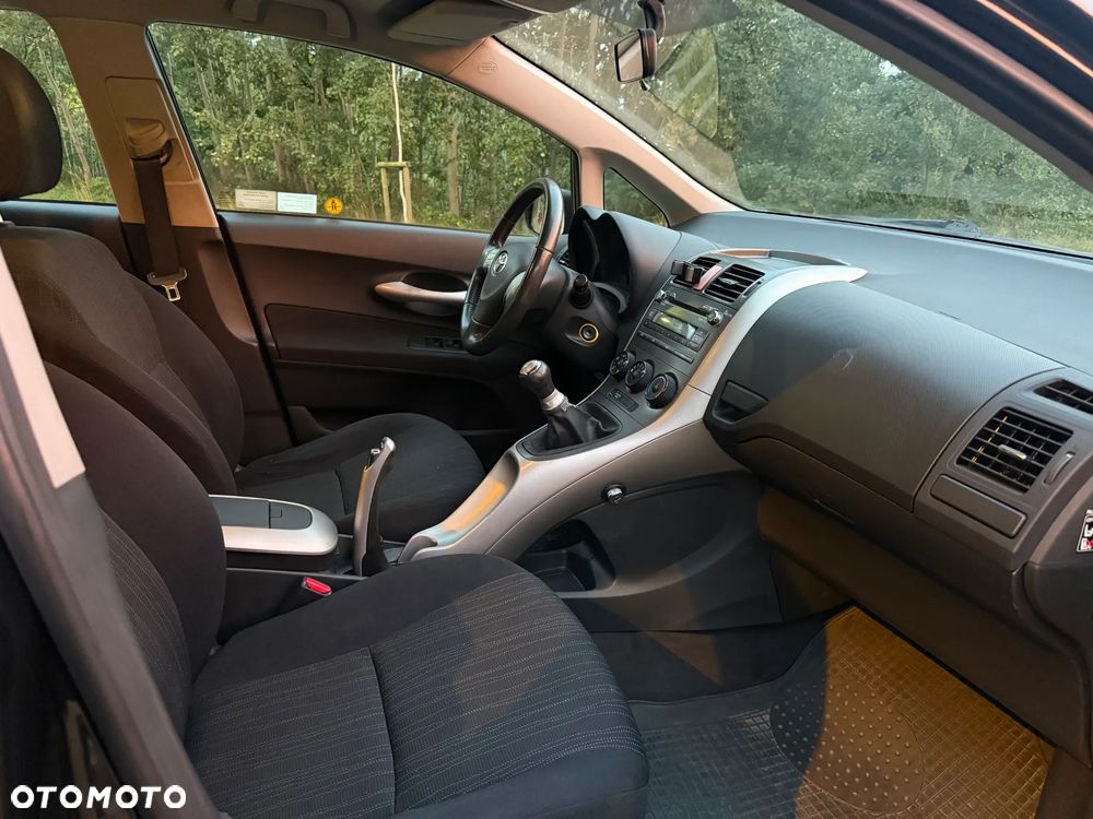 Toyota Auris 1.4 D-4D Luna - 12