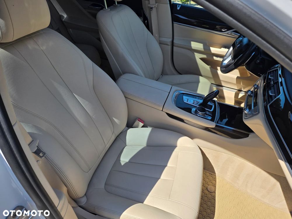 BMW Seria 7 740Li Edition Exclusive - 8