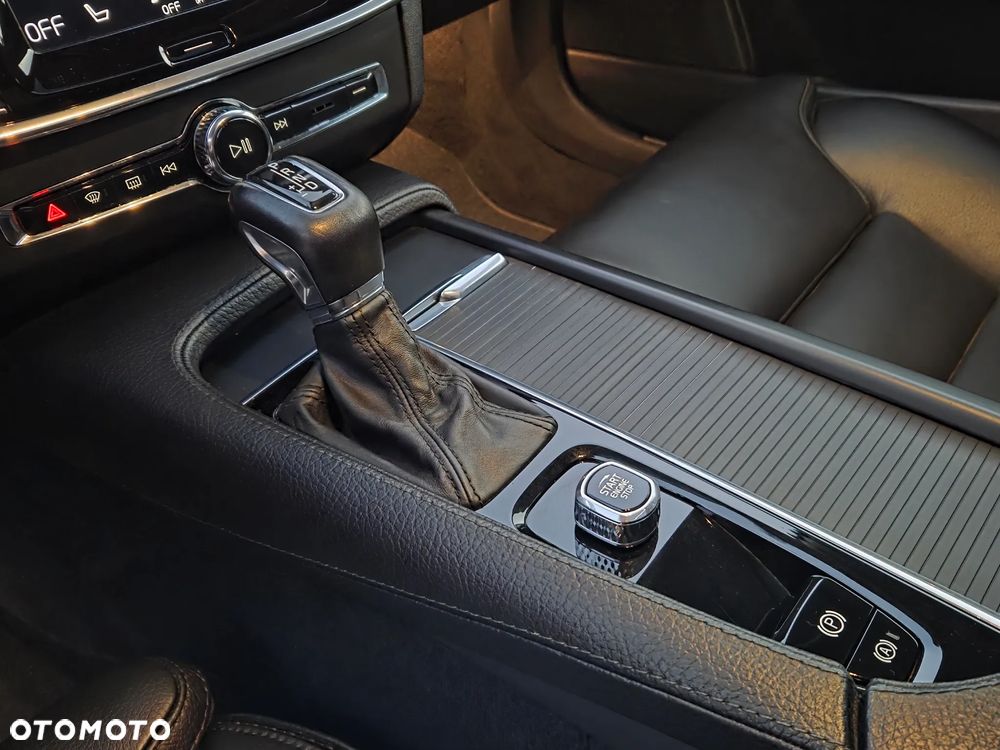 Volvo V90 Cross Country D5 AWD - 22