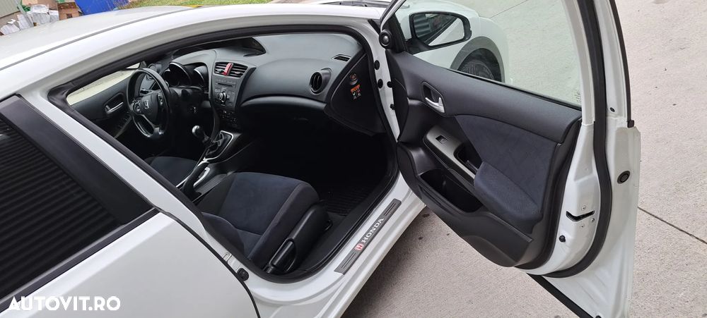 Honda Civic 1.6 i-DTEC Lifestyle Black Edition - 18