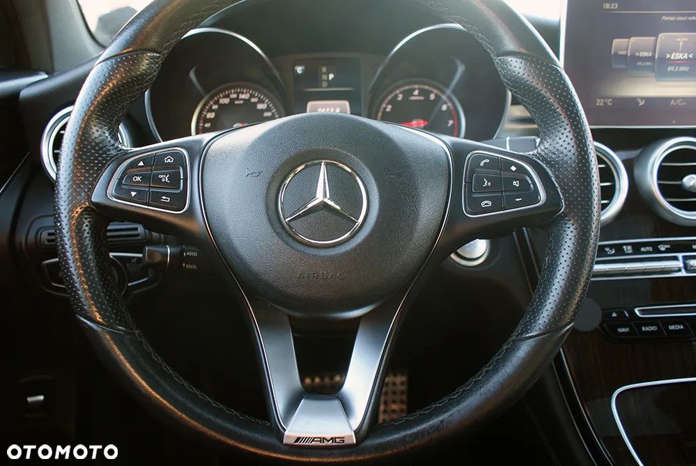 Mercedes-Benz GLC 300 4Matic 9G-TRONIC AMG Line - 15