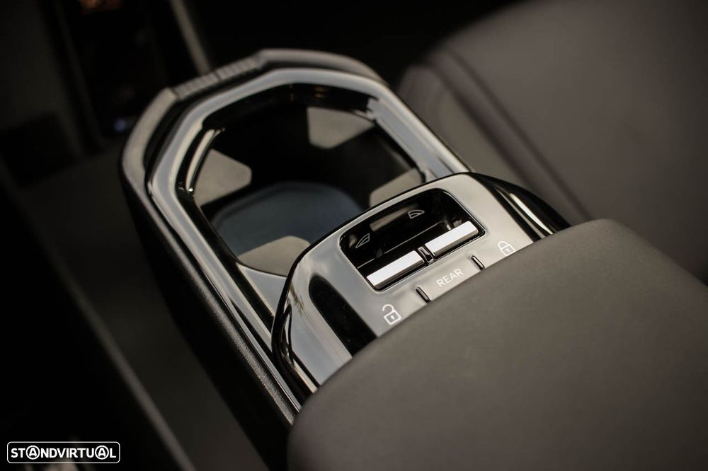 Volvo EX30 Single Motor Extended Range RWD Core - 13