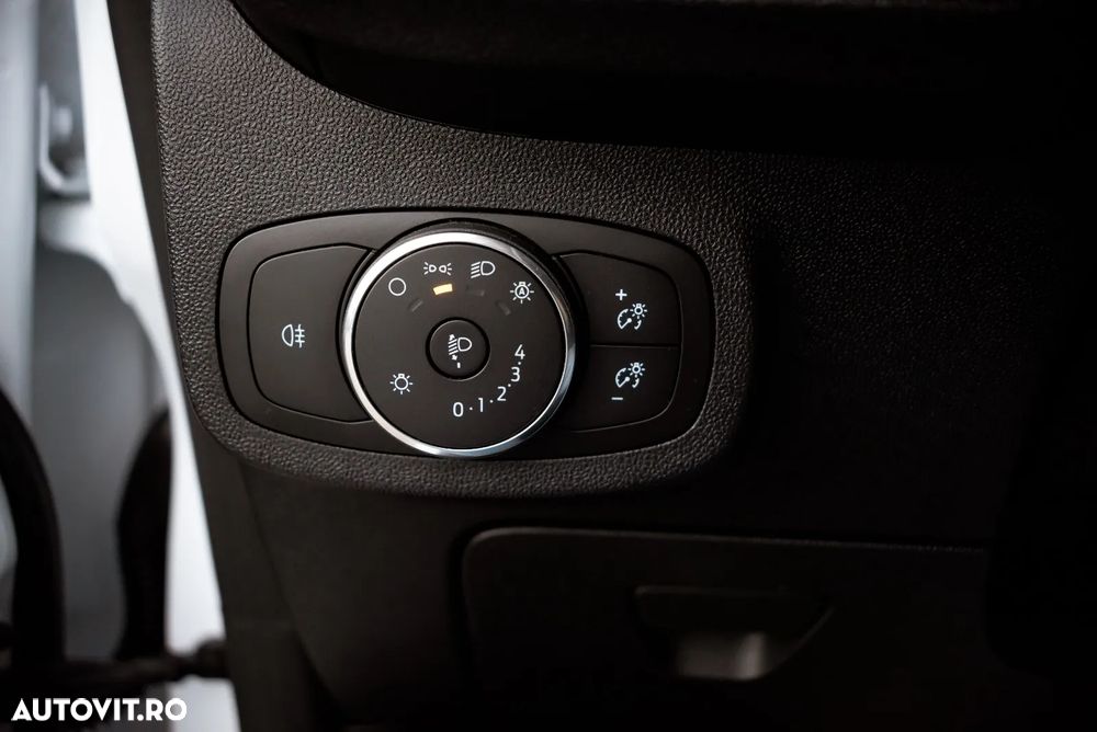 Ford Fiesta 1.1 Trend Connected - 27