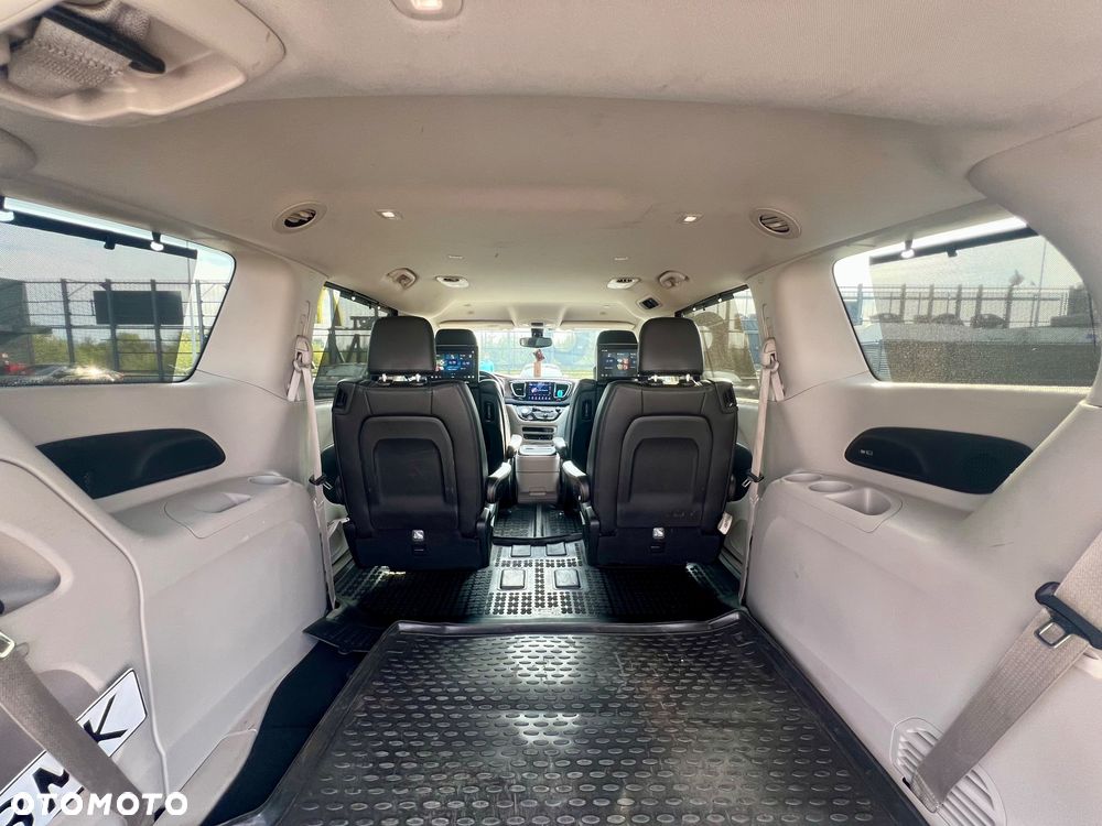 Chrysler Pacifica - 21