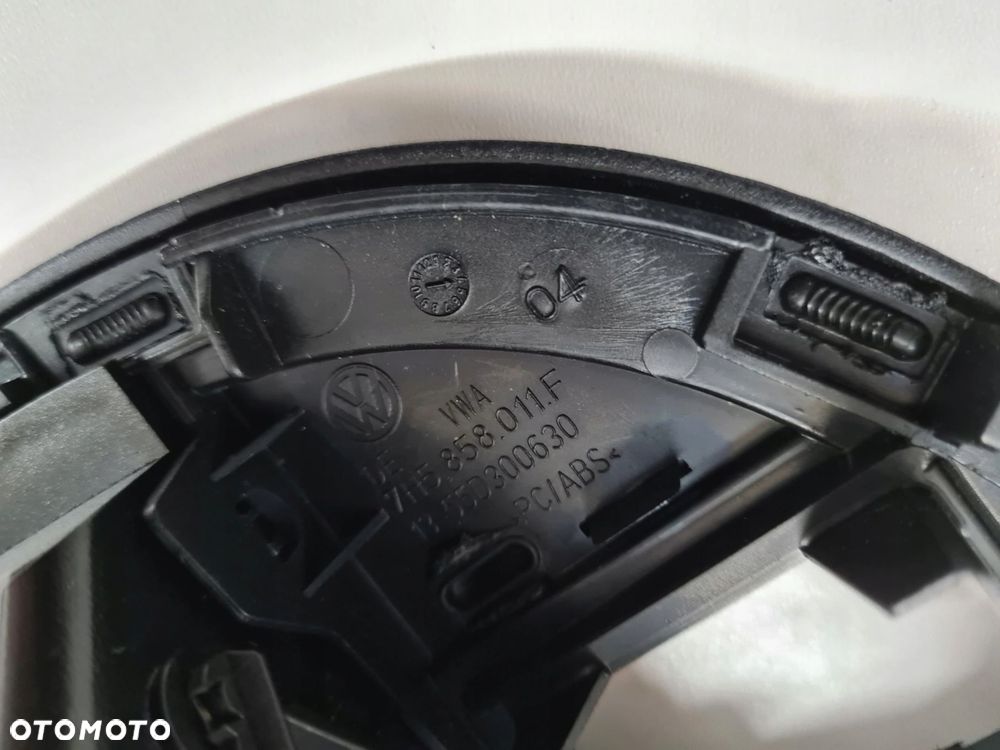 VW T5 MULTIVAN osłona ramka radia konsoli 7H5858011F - 4