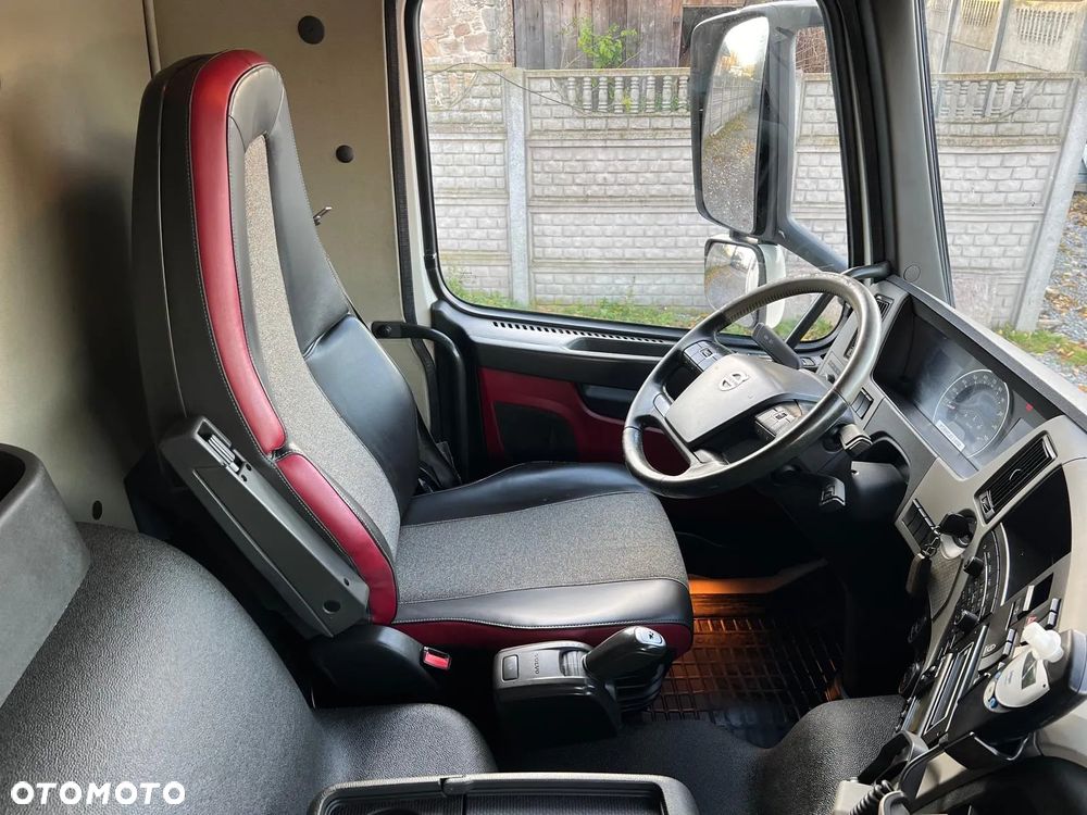 Volvo FM 370 / 6x2 / Chłodnia / Winda / - 28