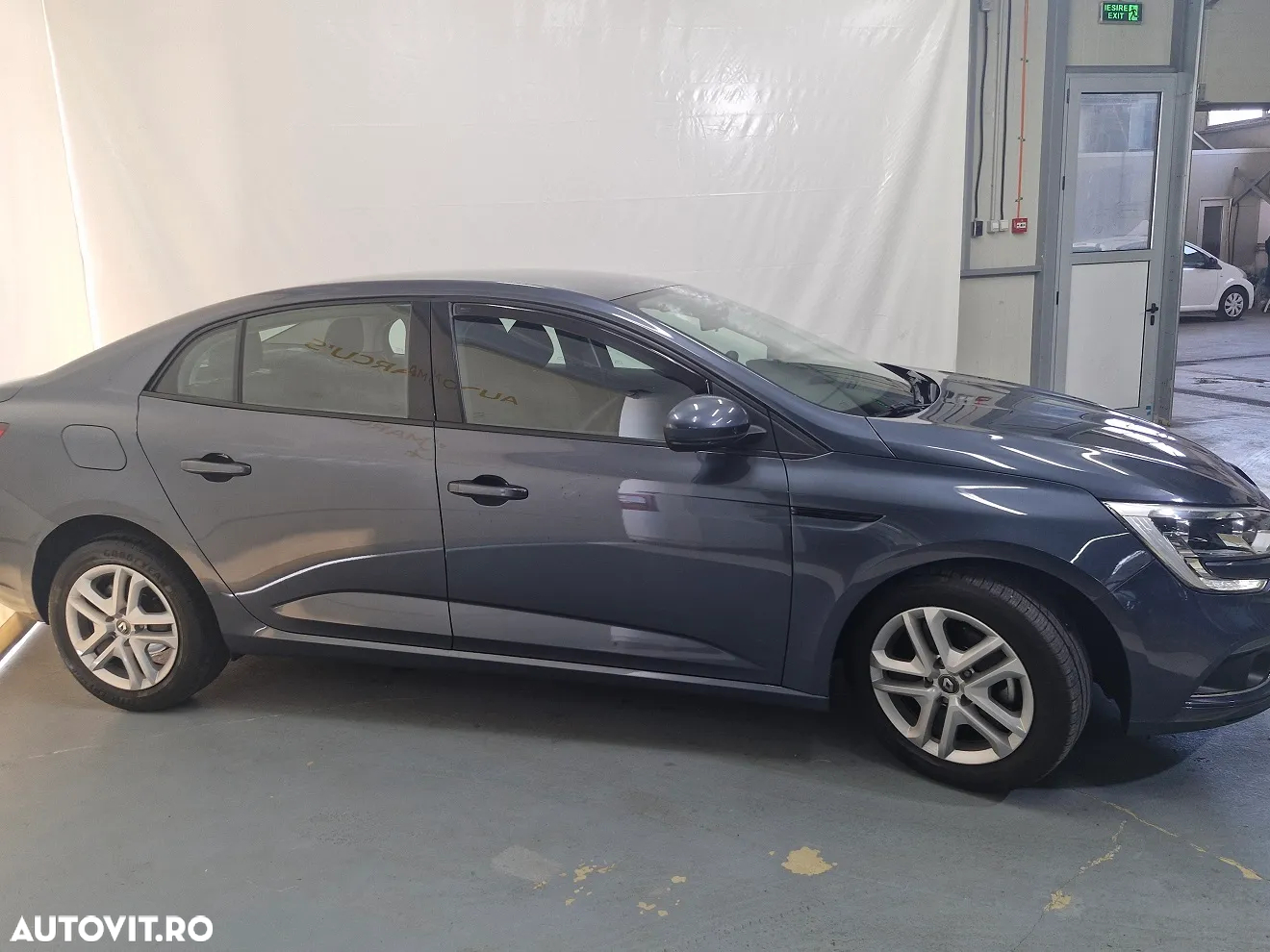Renault Megane TCe Business - 8