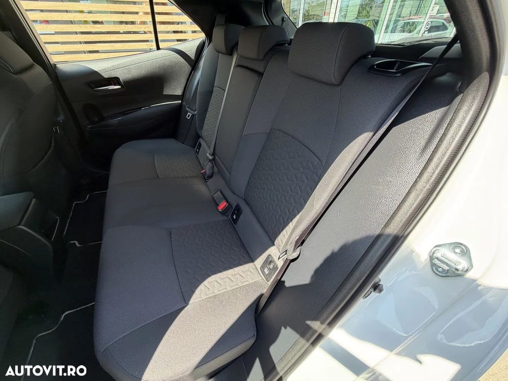 Toyota Corolla - 13