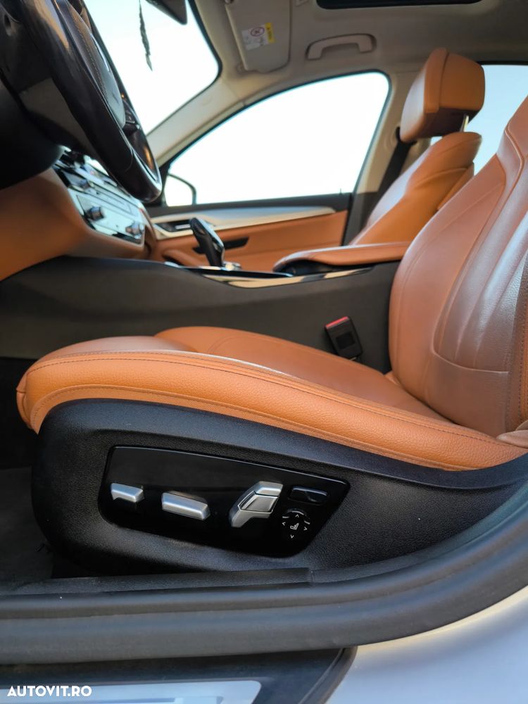 BMW Seria 5 530i xDrive AT - 12