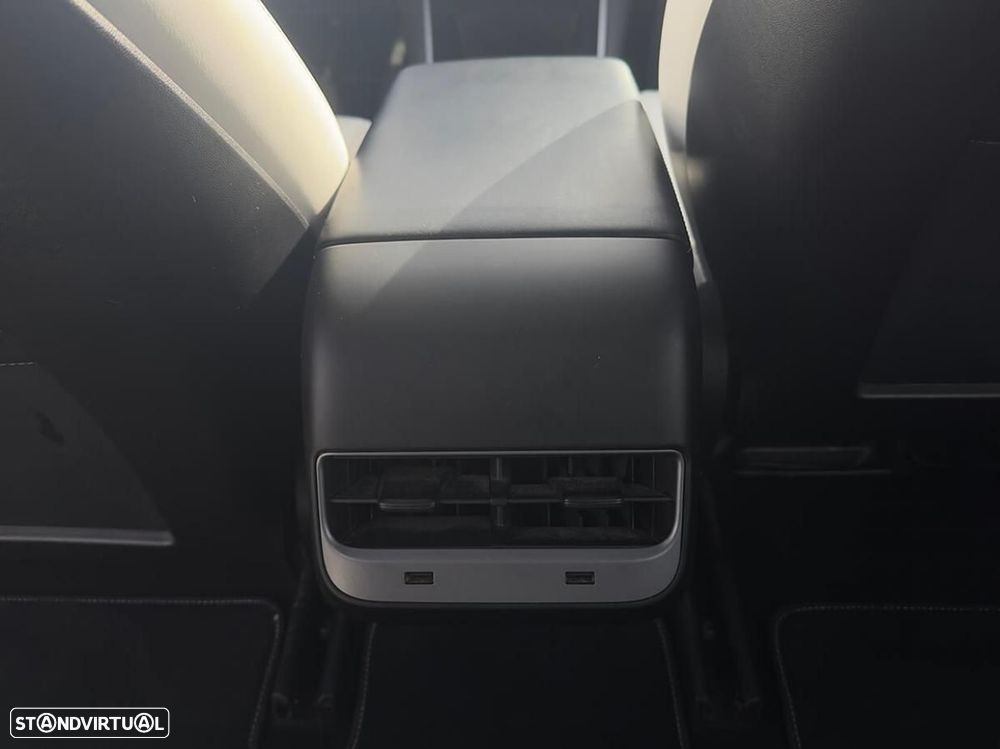 Tesla Model 3 Long-Range Dual Motor AWD - 25