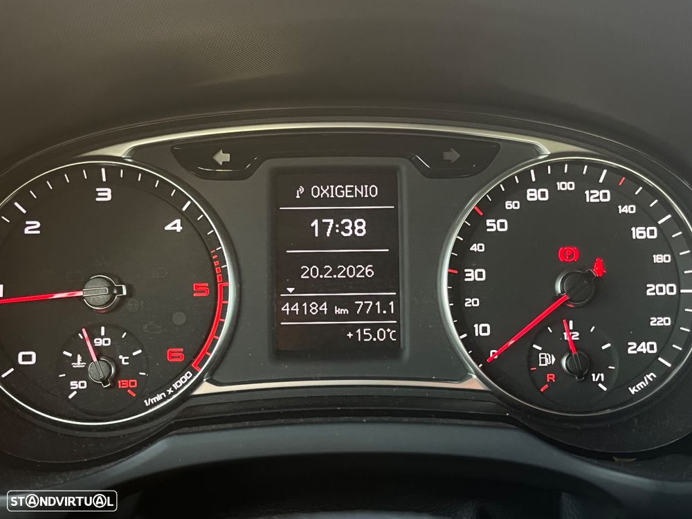 Audi A1 Sportback 1.6 TDI S-line - 32