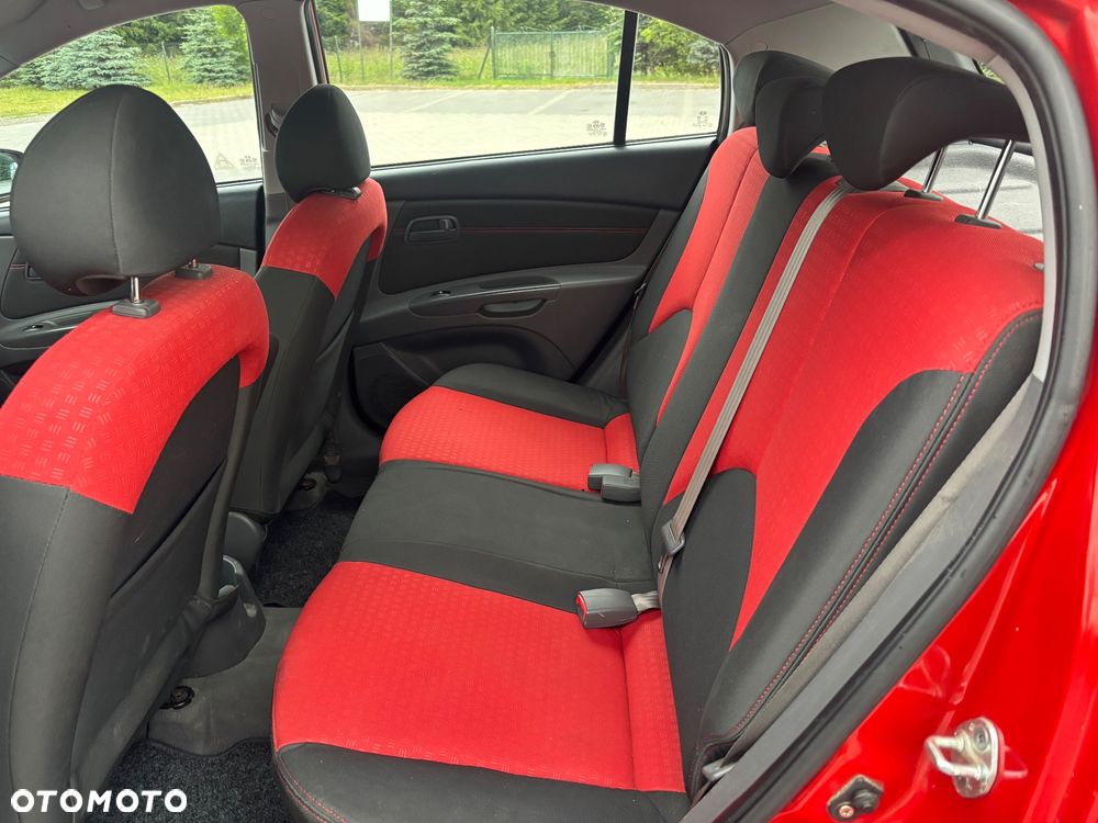 Kia Rio - 7