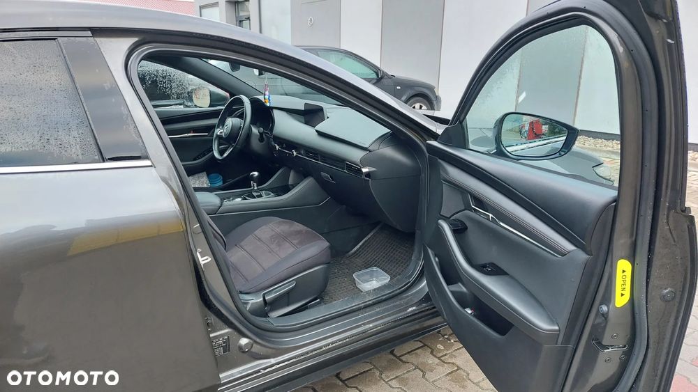 Mazda 3 SKYACTIV-G 2.0 M-Hybrid - 11