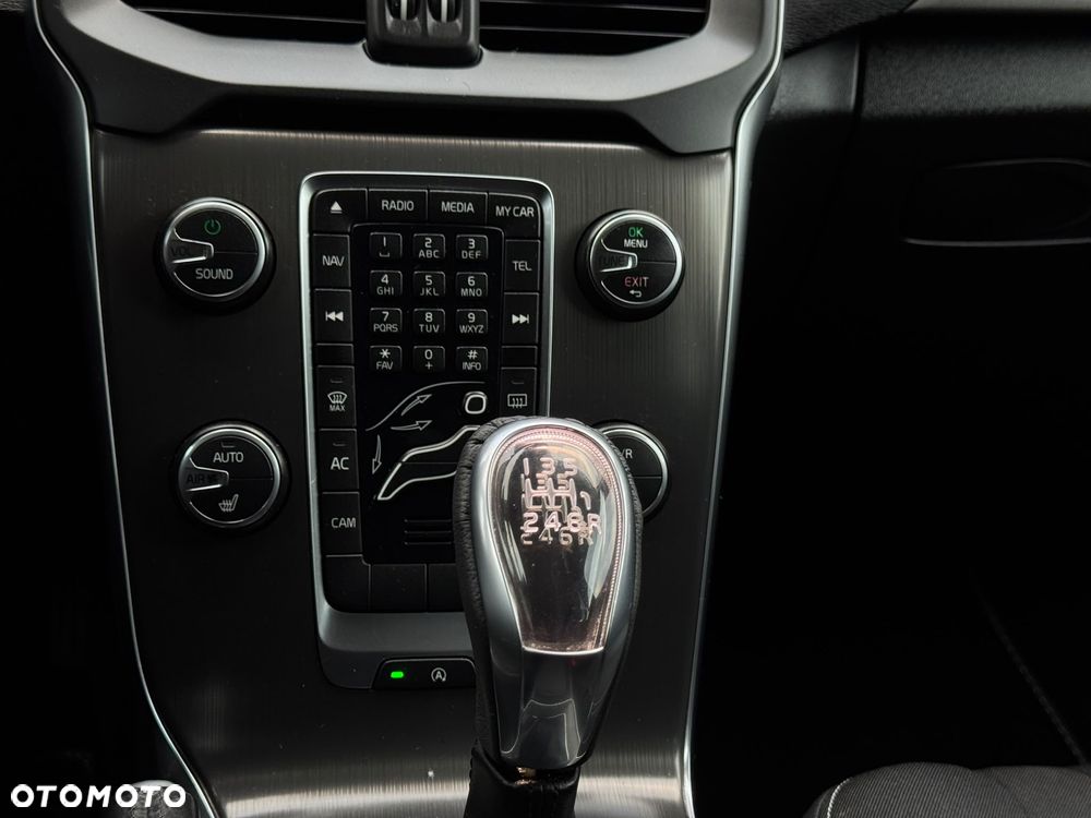 Volvo V40 D3 Summum - 29