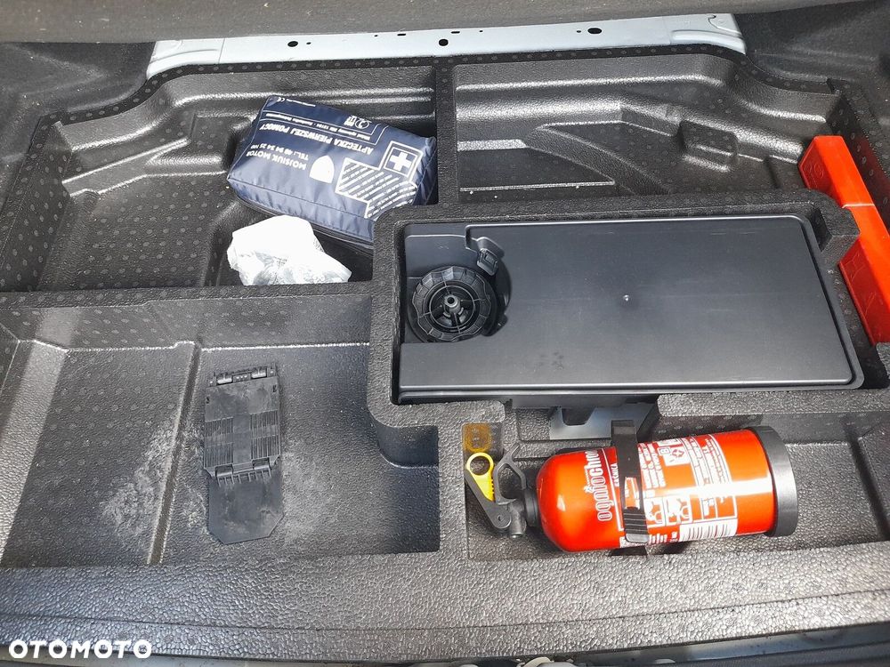Peugeot 308 1.2 PureTech Allure Pack S&S EAT8 - 18