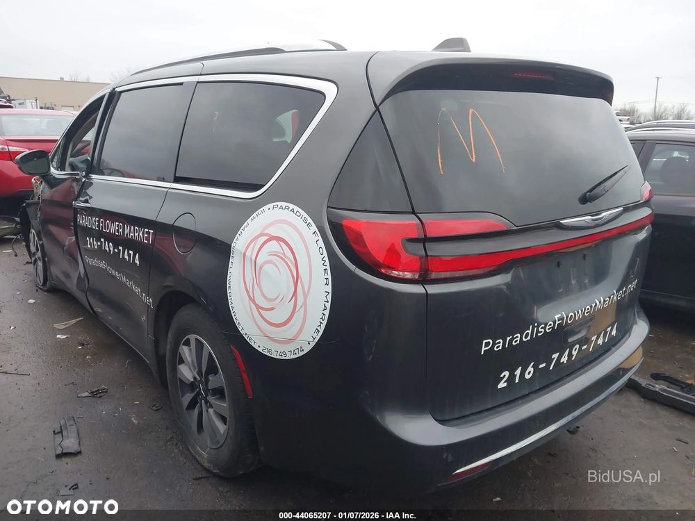 Chrysler Pacifica - 5