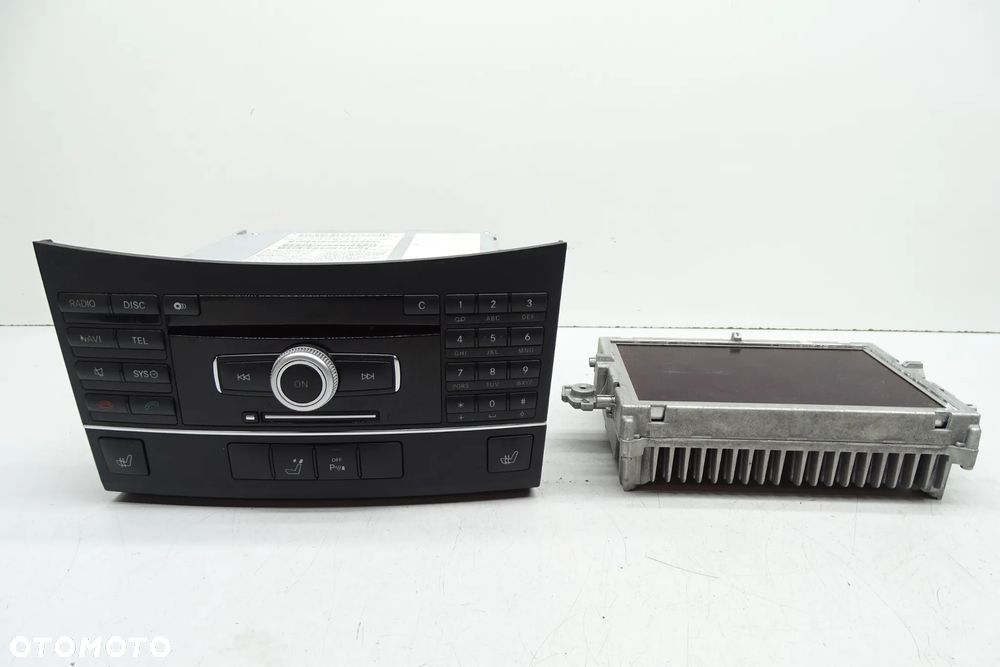 Mercedes E Klasa W212 W207 Radio z wyświetlaczem A2129008409 A2129005000 - 1