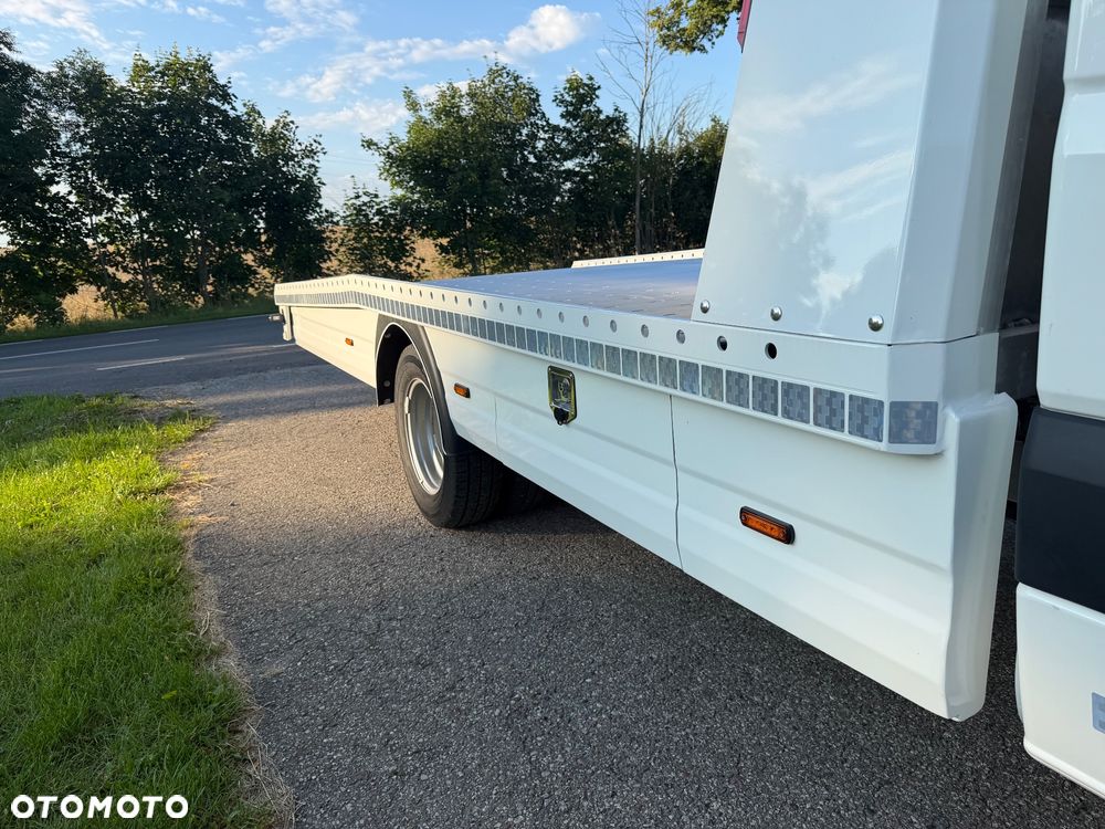 Mercedes-Benz Sprinter - 22